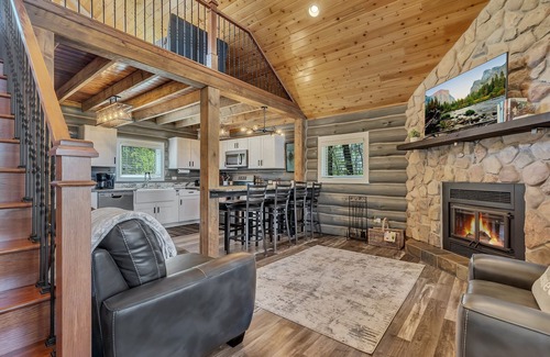 Ottertail Cabin | Log cabin on Pelican Bay