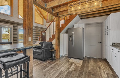 Ottertail Cabin | Log cabin on Pelican Bay