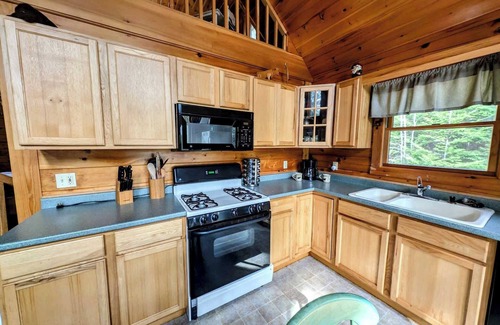 Sullivan House | Log Cabin on Saltwater Cove