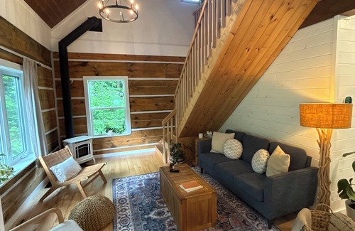 Haliburton Cabin | Log cabin on the hill