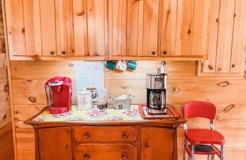 Vesta Cabin | Log Cabin Retreat In the Blue Ridge Mountains.