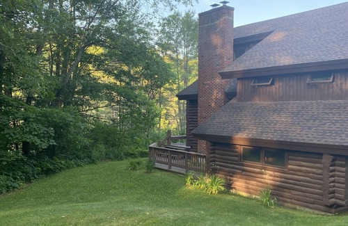 Hartland Cabin | Log Cabin Retreat on 40 Acres