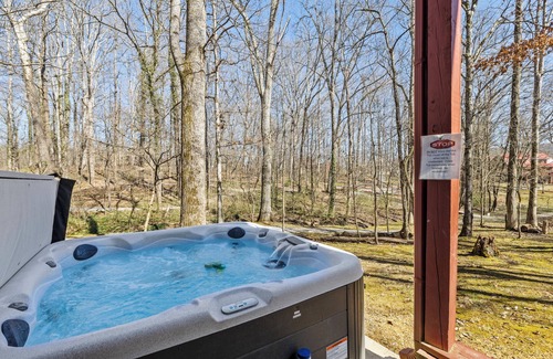 Knoxville Cabin | Log Cabin, UTK/Neyland, Smokies, 16acres, FP, HotTub, GameRoom,Fishing,Golf,Pets