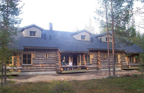 Akaslompolo Cabin | Log Cabin With Sauna, Log Fire And Forest Views