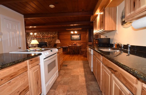 Candler Cabin | Log Cabin, Wood Burning Fireplace, Hot Tub, Pool, Pet Friendly, Asheville, NC