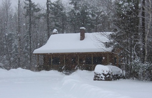 Thornton House | Log Home in Beautiful Mountain Valley