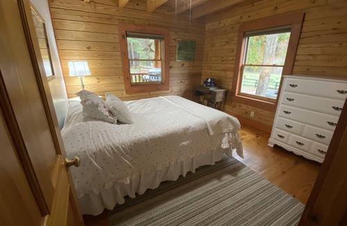 Unionville Other | Log home on secluded horse & cattle farm