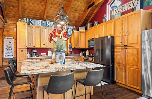 Dry Ridge House | Log Home on Williamstown Lake - Near Ark!