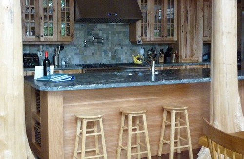 McKellar Cottage | Log Home, Sunsets, Sand Beach, Sauna, Fishing boat, Muskoka Room, Golf