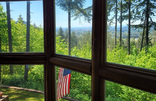 Thurston House | Log Home With A View