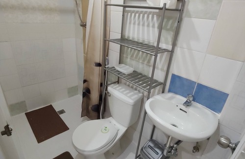Baguio House | Log Homes Inspired Unit w/Wi-Fi and Cable