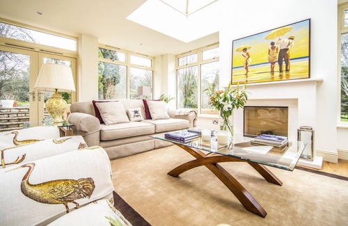 Dalkeith Villa | Logan Manor - Five Bedroom Villa, Sleeps 10