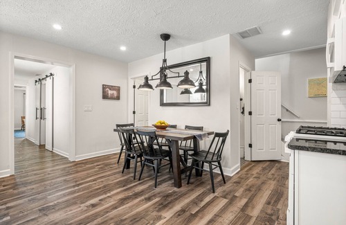 Shelby Park House | Logan Street: Centrally Located, Renovated w/3 Beds