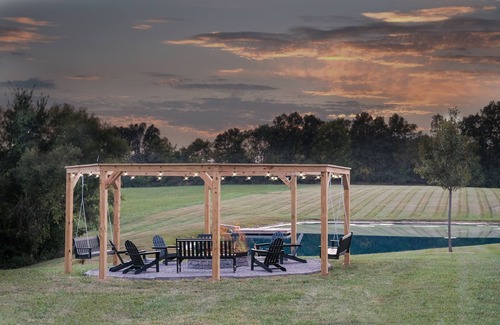 Coxs Creek Cabin | LogCabin-15 min Bardstown Pool