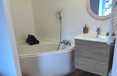 Fedry House | Logement en Bord de Saône