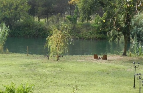 Frejus Cottage | Logement au Bord de la Riviére "la Maison de Gaston"