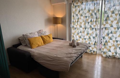 Carnon-Plage Apartment | Logement climatisé balcon plage parc-expo Arena