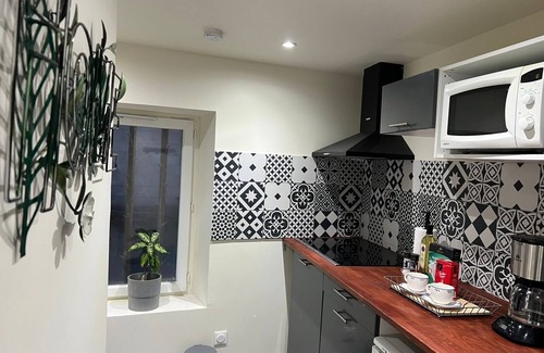 Stains Apartment | Logement Cosy Sécurisé, Situé Près du Stade de France Baptisé