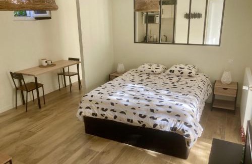Andrezieux-Boutheon Apartment | Logement type 2 dans un parc verdoyant
