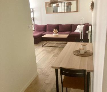 Andrezieux-Boutheon Apartment | Logement type 2 dans un parc verdoyant