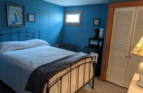 Caroga Lake Hotel | Logged Inn