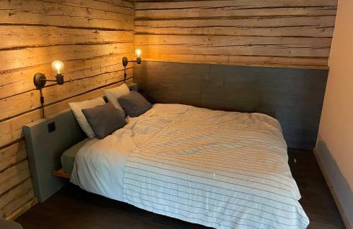 Viljandi County Apartment | Loghouse by the lake