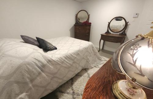 Barraute Apartment | Logis dans un Sous sol au Mont Video
