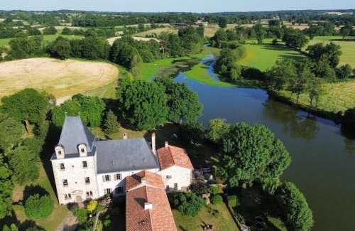 La Chapelle Bertrand Bed & Breakfast | Logis de La Roulière