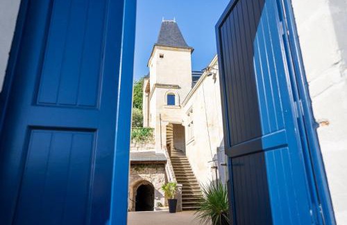 Chenehutte-Treves-Cunault House | Logis Escale - Grand Gite - Piscine