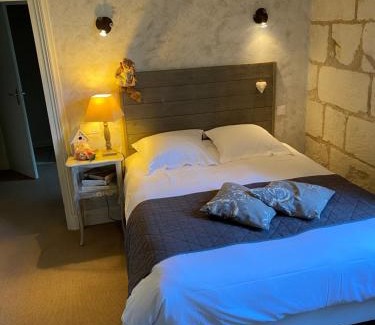 Pontlevoy Hotel | Logis Hôtel Auberge De L'ecole