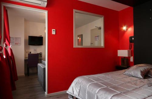 Montmarault Hotel | Logis Hôtel Centrotel et Spa Bulles d'Allier