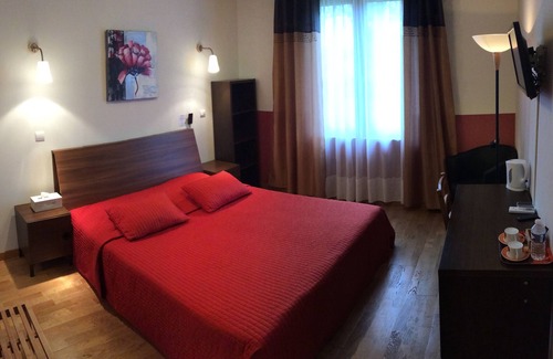 Chaumont-sur-Aire Hotel | Logis Hôtel Le Chantoiseau