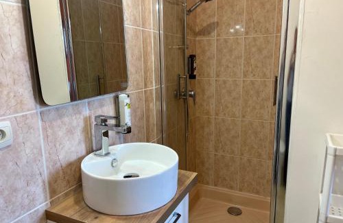 Sceaux-sur-Huisne Hotel | Logis hôtel Les Confins du perche