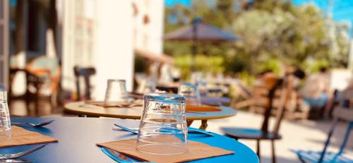 Rochemaure Hotel | Logis Hôtel Médiéval, Montélimar Nord