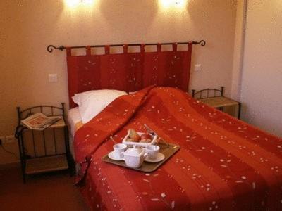 Molieres Hotel | Logis L'Auberge du Quercy Blanc