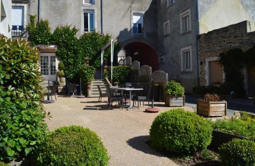 Sille-le-Guillaume Hotel | Logis Le Bretagne