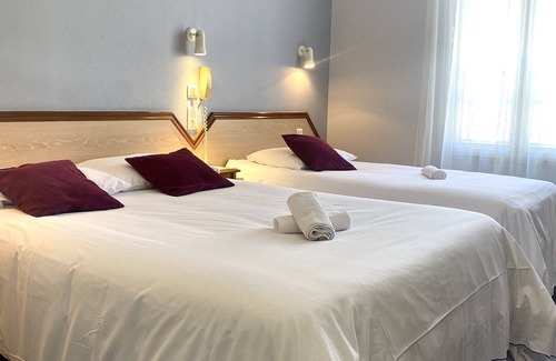 Vouille Hotel | Logis Le Cheval Blanc et Clovis