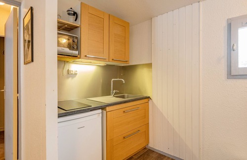 Chamonix City Centre Apartment | Lognan 6 - an apartment that sleeps 4 guests in 1 bedroom