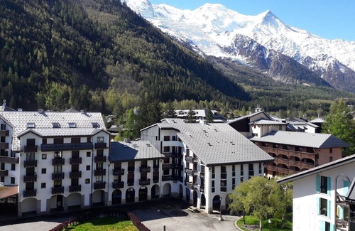 Chamonix City Centre Apartment | Lognan 6 - an apartment that sleeps 4 guests in 1 bedroom