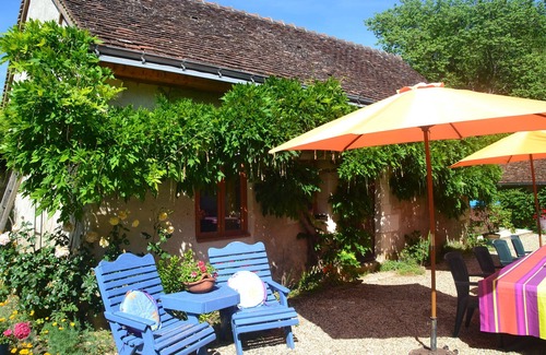 Perrusson Cottage | Loire Valley cottage for 4/5 with superb heated pool and carp fishing lake