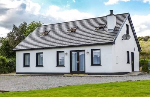 Cloghan Cottage | LOISTIN COIMIN, family friendly in Ballybofey, County Donegal