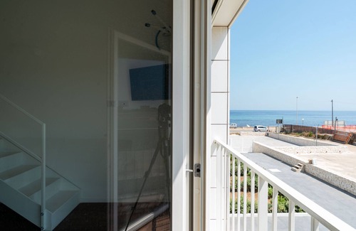 Municipio 1 Apartment | Lolita's Beachfront Loft by Wonderful Italy