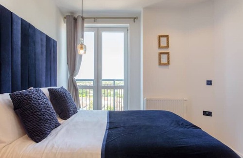Chadwell Heath Apartment | London 2 bed Apartment 30 Mins from The City | Near Station, Parking & WIFI
