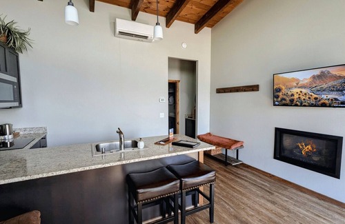 Brewster Cottage | Lone Point Cellars
