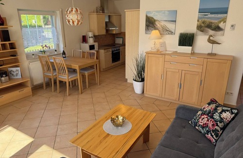Wischuer House | Lone-standing vacation home built in 2007 with a garden, pets welcome