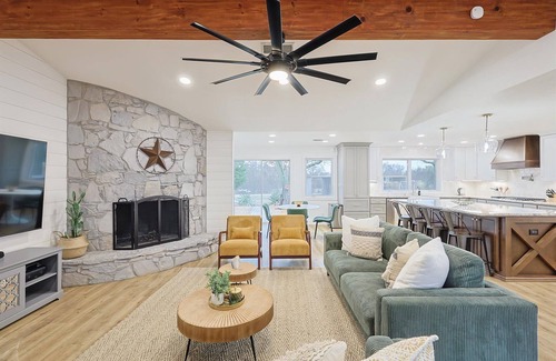 McKinney House | Lone Star Getaway - 5BD/3BA w Game Room & Backyard