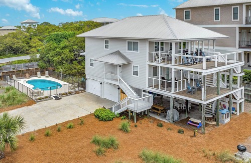 Gulf Trace House | Lone Star - Updated Gulf-View Home in Gulf Trace of Grayton Beach, Private Pool!