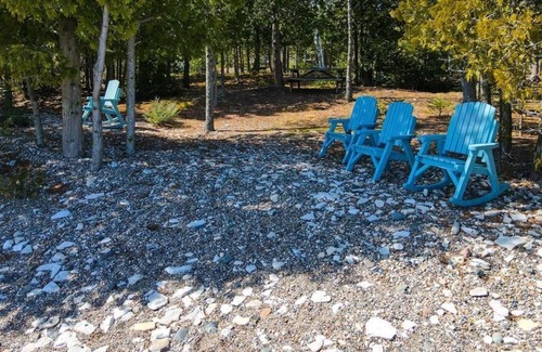 Manitoulin District Cottage | lonesome bay lakefront getaway
