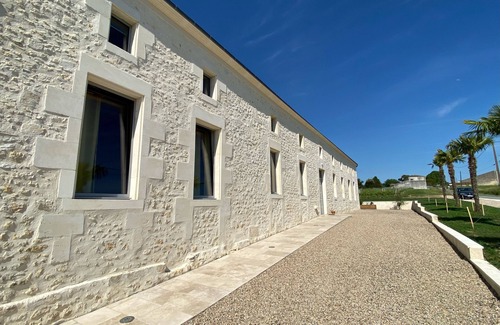 Saint Palais House | Longère Cosy Entièrement Rénovée, à la Campagne. Animaux de Compagnie Acceptés!