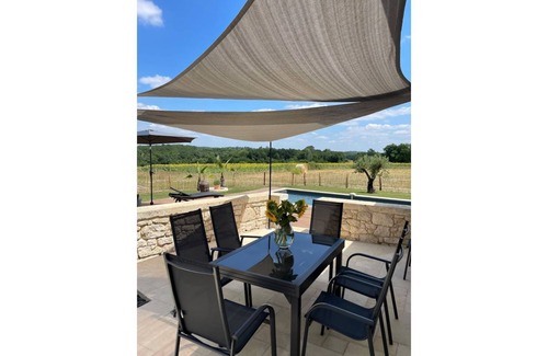 Saint-Meard-de-Gurcon House | Longère en Pierres Avec Piscine Privative Chauffée